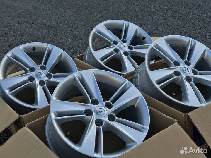 Литые диски R17 5x115/ Opel Insignia