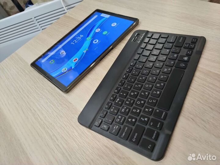Планшет Lenovo TB-X606X + bluetooth клавиатура