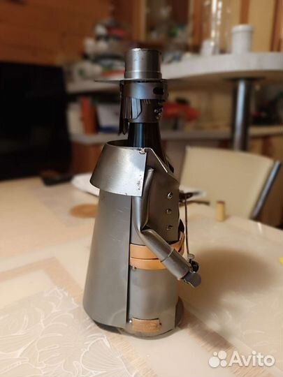 Декоративная подставка для бутылки в виде Зорро