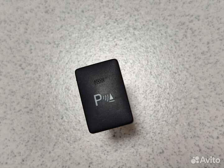 Кнопка датчиков парковки Toyota Land Cruiser 200