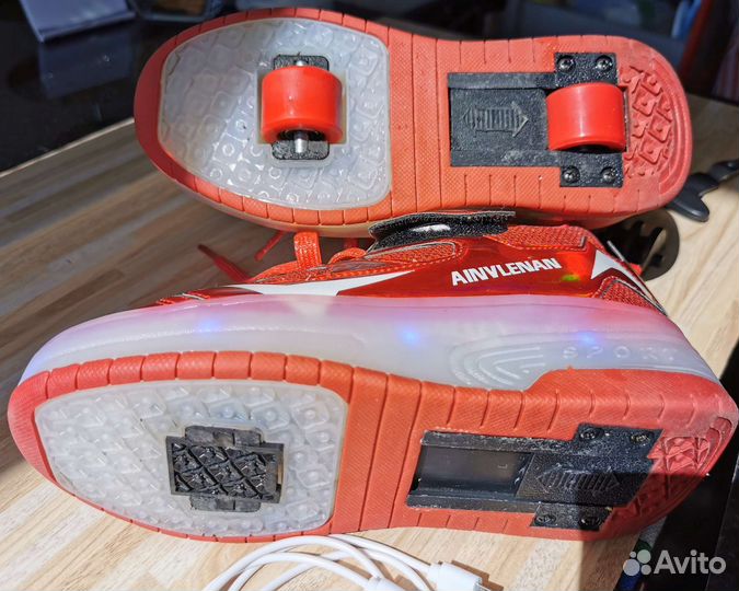 Кроссовки-ролики, р. 35