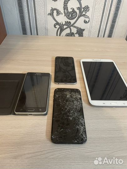 Телефон Samsung