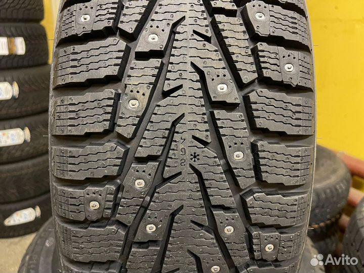 Ikon Tyres Character Ice 7 SUV 215/70 R15 98T