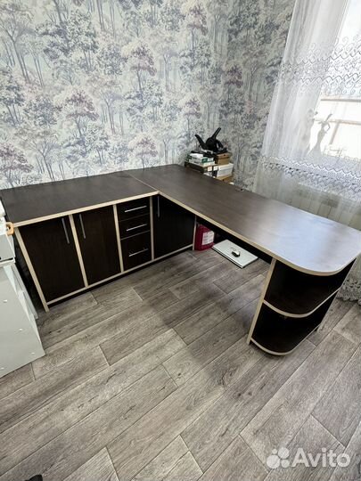 Стол письменный