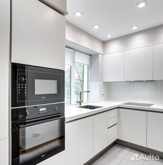 Кухонный гарнитур в современном стиле на заказ