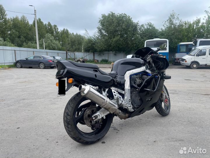 Suzuki GSX-R750