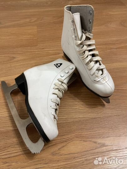 Коньки женские 37 размер