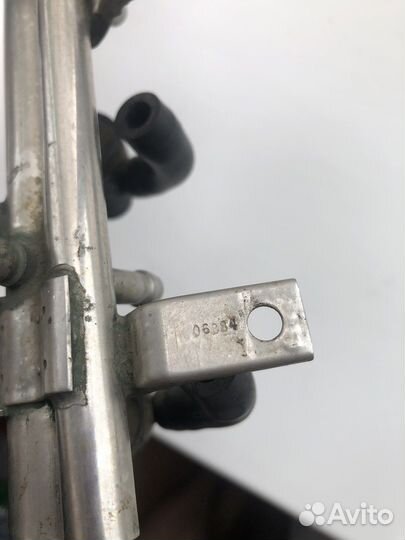 Топливная рампа с форсунками