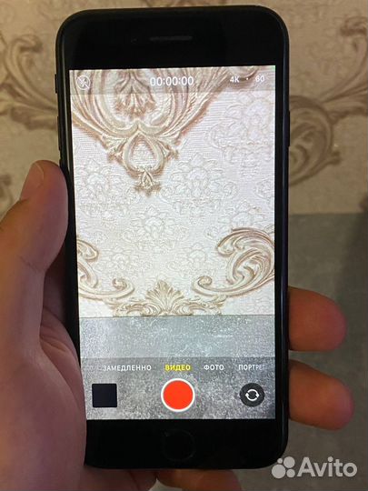iPhone SE, 64 ГБ