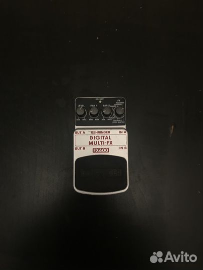 Педаль Behringer FX600 Digital MultiFX