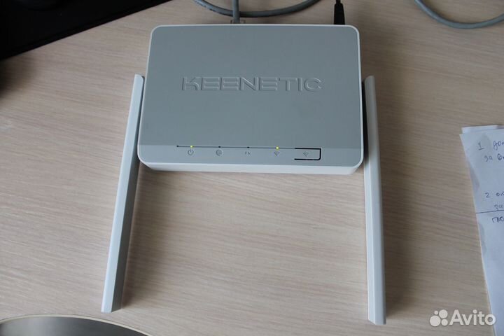 Wi-Fi роутер Keenetic DSL (KN-2010)