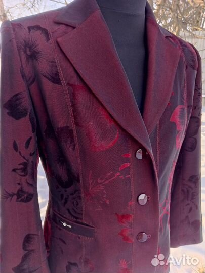 Пиджак женский размер 48, шёлк