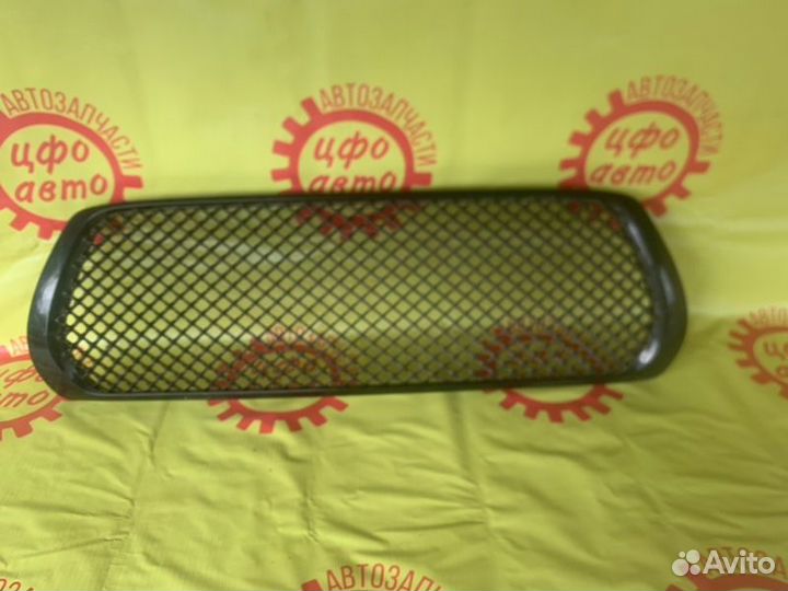 Решетка радиатора передняя Toyota Land Cruiser 200