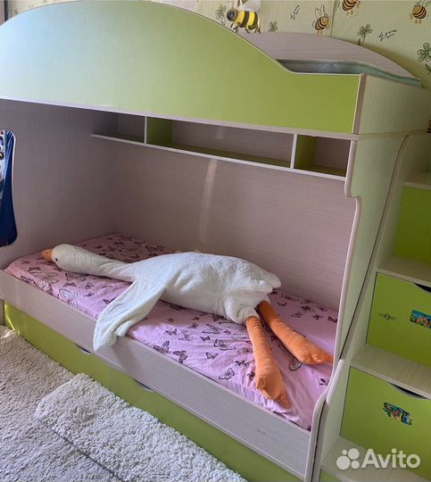 Кровать двухъярусная