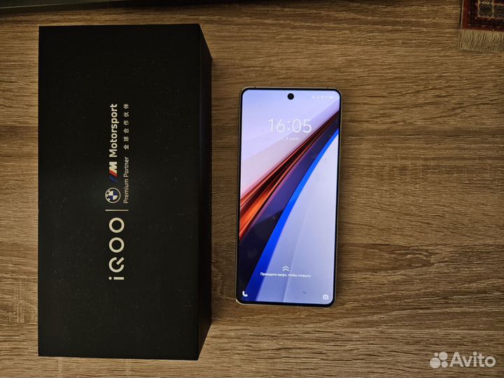 vivo iQOO 12, 16/512 ГБ