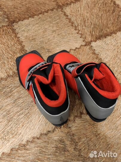 Лыжные ботинки 33