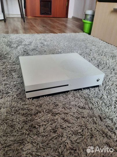 Xbox One s 1tb с играми
