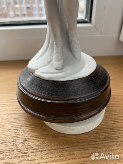 Фарфоровая статуэтка балерина музыкальная Япония