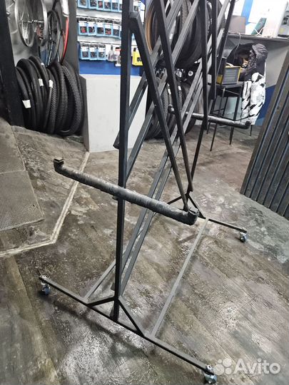 Стенд для хранения и продажи велосипедов