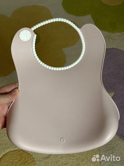 Нагрудник с карманом для кормления