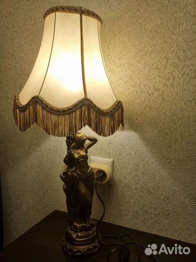 Светильник настольный Италия