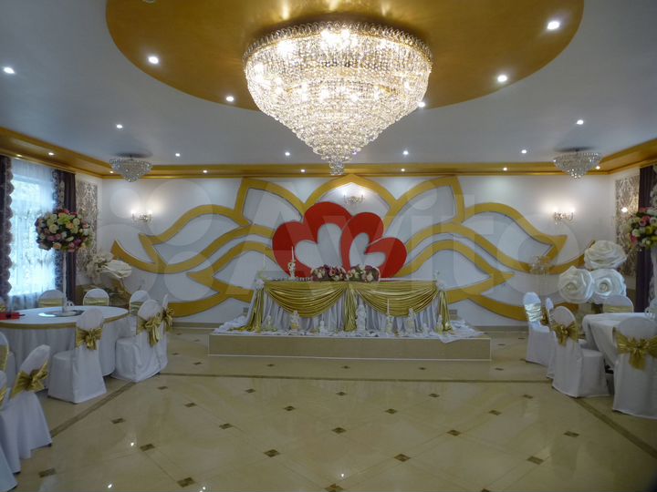 Коттедж 910 м² на участке 16 сот.