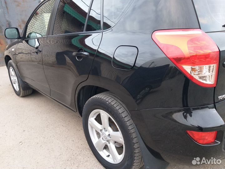 Toyota RAV4 2.0 AT, 2006, 210 000 км