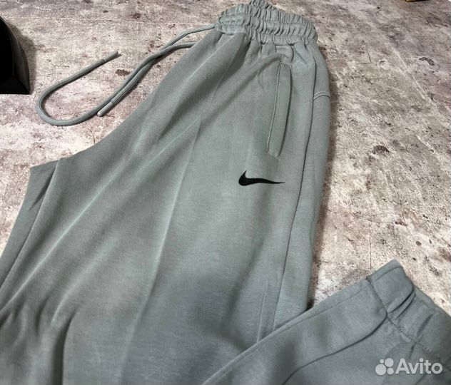 Спортивные костюмы Nike