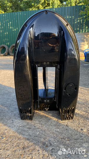 Прикормочный кораблик с эхолотом