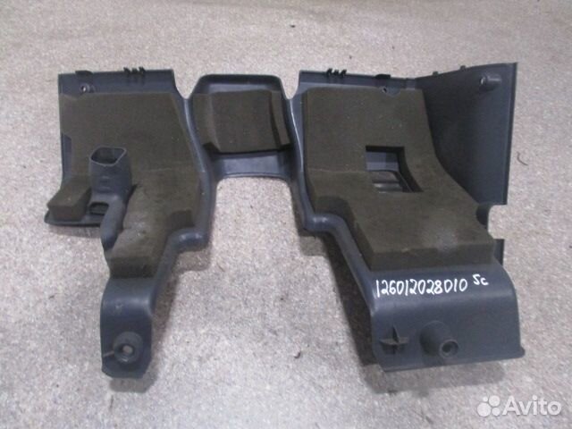 Кожух рулевой колонки нижний Scania 1764037