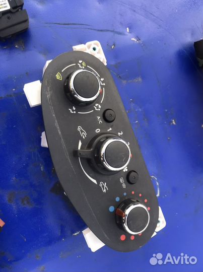 Блок управления печкой renault sandero 2 logan 2