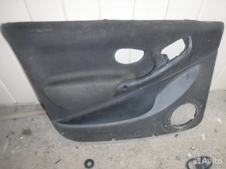 Обшивка двери передняя левая Fiat Albea 1.4 2008