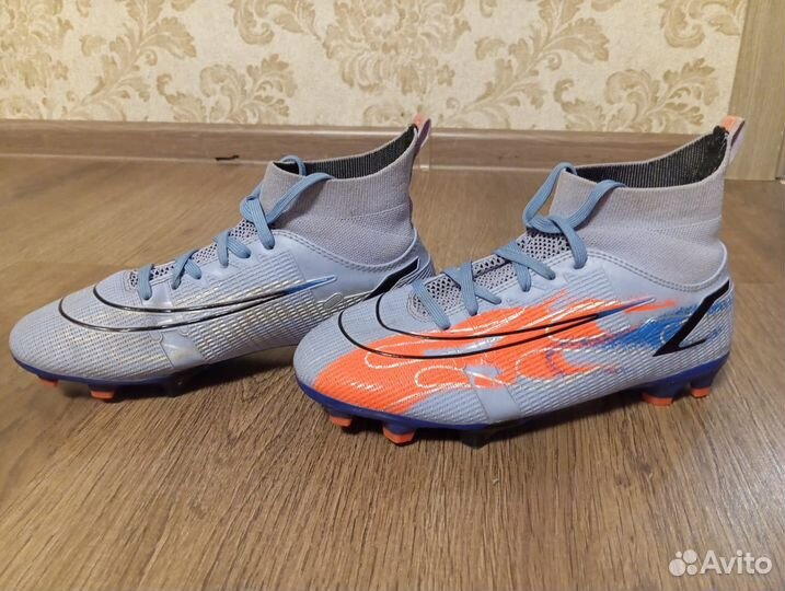 Футбольные бутсы