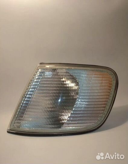 Поворотник hella audi 100 (4A, C4) левый новый