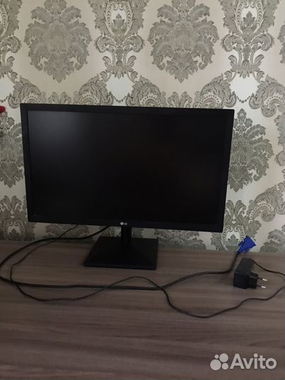 Монитор LG 22MK400A