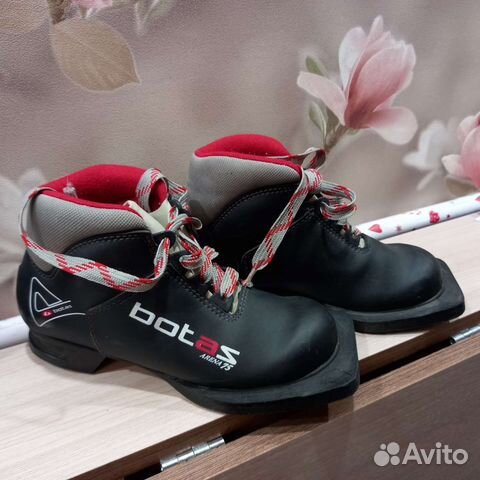 Лыжные ботинки