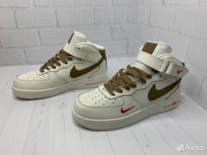 Кроссовки Nike Air Force 1 Luxe