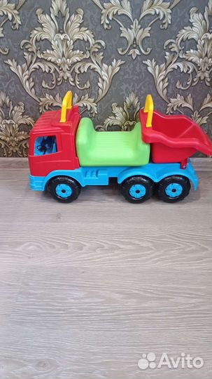 Большой грузовик игрушка