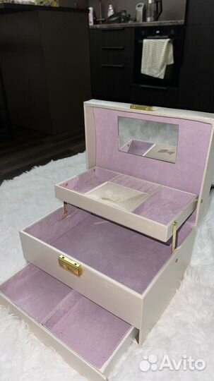 Шкатулка для украшений