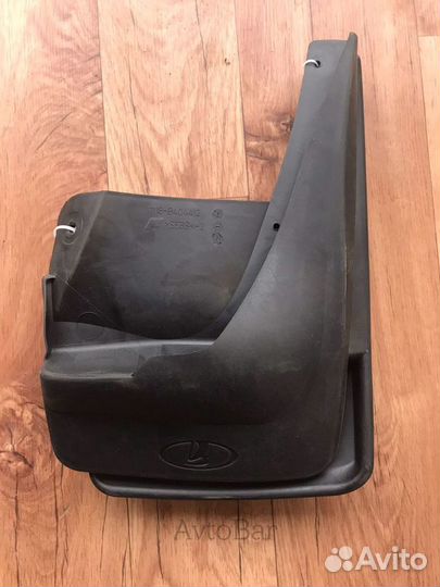 Заводские брызговики LADA Kalina