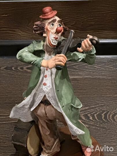 Статуэтка клоун Джузеппе Армани