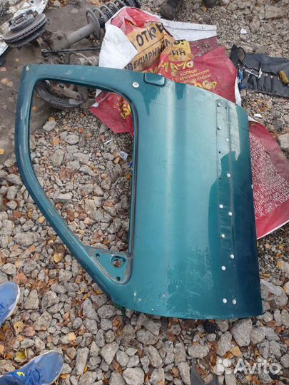 Водительская дверь на ситроен берлинго 2001г