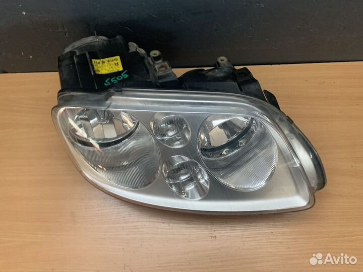 Фара правая VW touran (2003-2010)