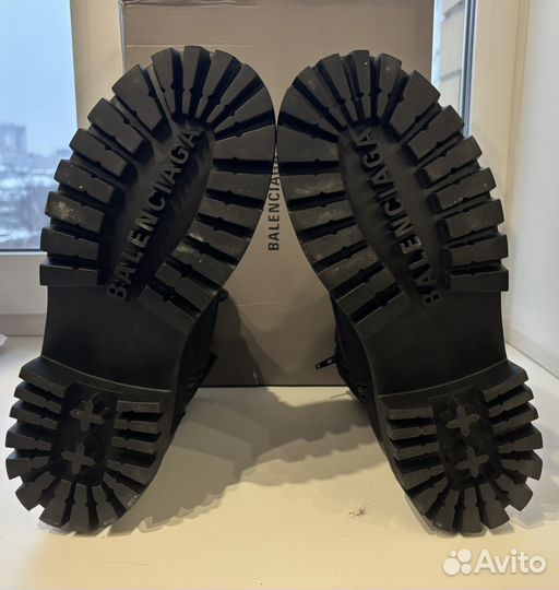 Balenciaga steroid boots на руках