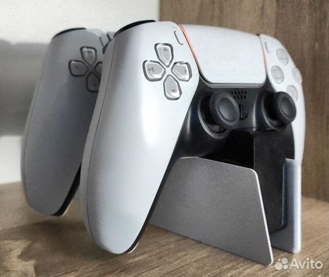PlayStation 5 с приводом + док для гейпадов и игры