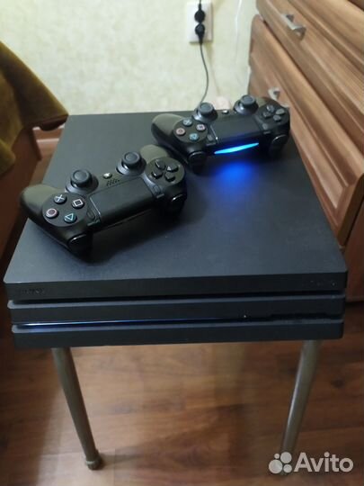 Sony playstation 4 pro 1tb + два джостика, игры