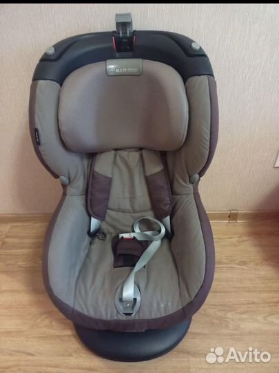 Автомобильное кресло maxi cosi