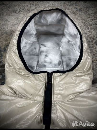 Nike synthetic fill windrunner jacket