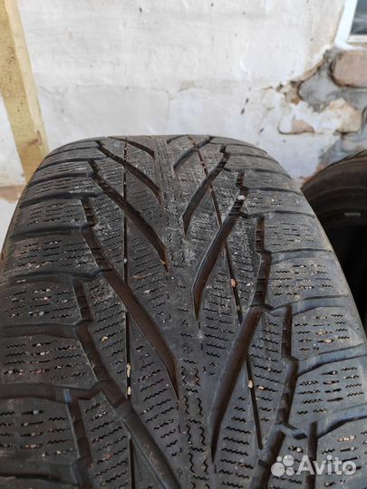 Nokian Tyres Hakkapeliitta R2 SUV 265/45 R20