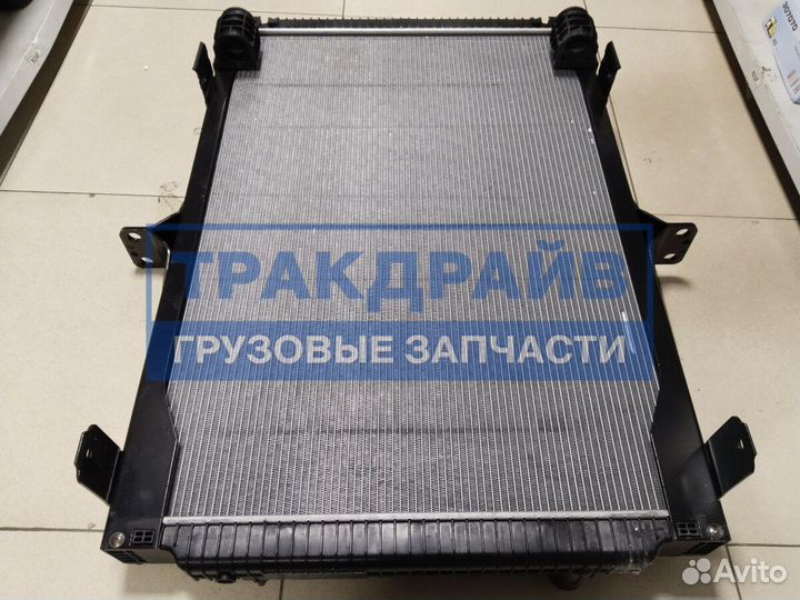 Радиатор охлаждения двигателя Рено Премиум